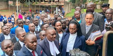 Besigye’s Lawyers, Army Prosecutors Clash Over Practicing Certificates