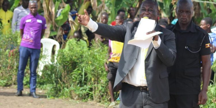 Lands Minister Halts Eviction of 20,000 Hoima Residents