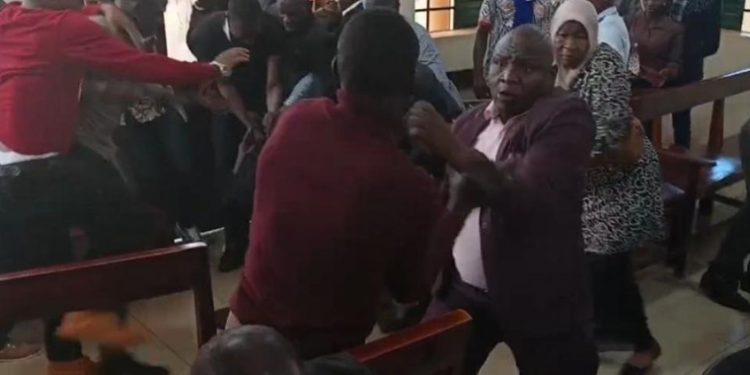 Scuffle in Nakawa Court as Besigye Returns