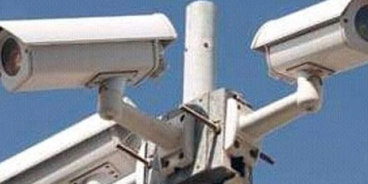 Nine Thugs Vandalizing Vehicles in Traffic Jam Arrested