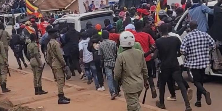 Police Fire Teargas, Bullets to Disperse Kyagulanyi’s Supporters