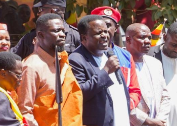Police Use Teargas to Disperse Crowds Joining Kyagulanyi Procession