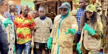 KAROLE KASITA JOINS KCCA, RESIDENTS IN KAWEMPE CLEANUP DRIVE