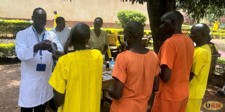 86 Lira Prison Inmates Receive Free Reading Glasses