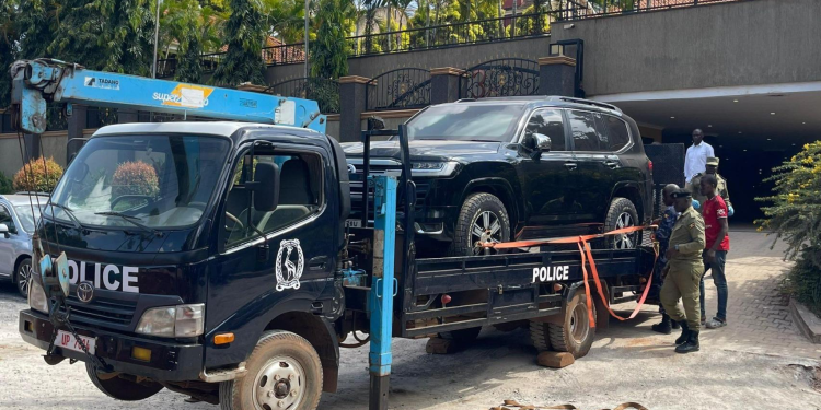 Security Experts Punch Holes in Among Investigations