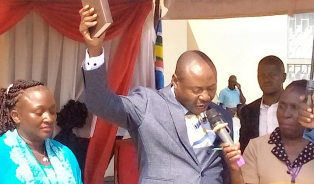 Paddy Kisembo Sworn in As Kikuube LCV Chairperson