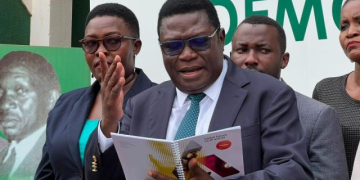 Mao Returns to DP Headquarters, Calls for Rule of Law and Party Rebuilding