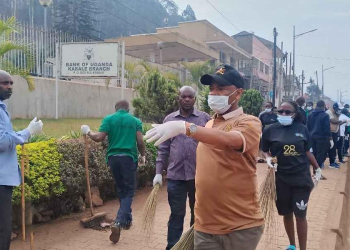 Eight Arrested as B.O.U Deputy Governor Takes Part in Kabale Clean-Up