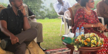 What Happens to the Queen Mother After the King’s Death in Tooro?