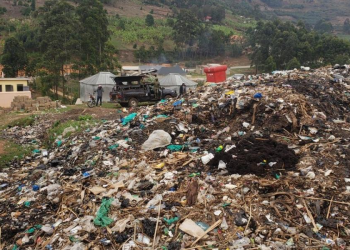 Muhanga Town Council Residents Raise Concerns Over Piling Garbage